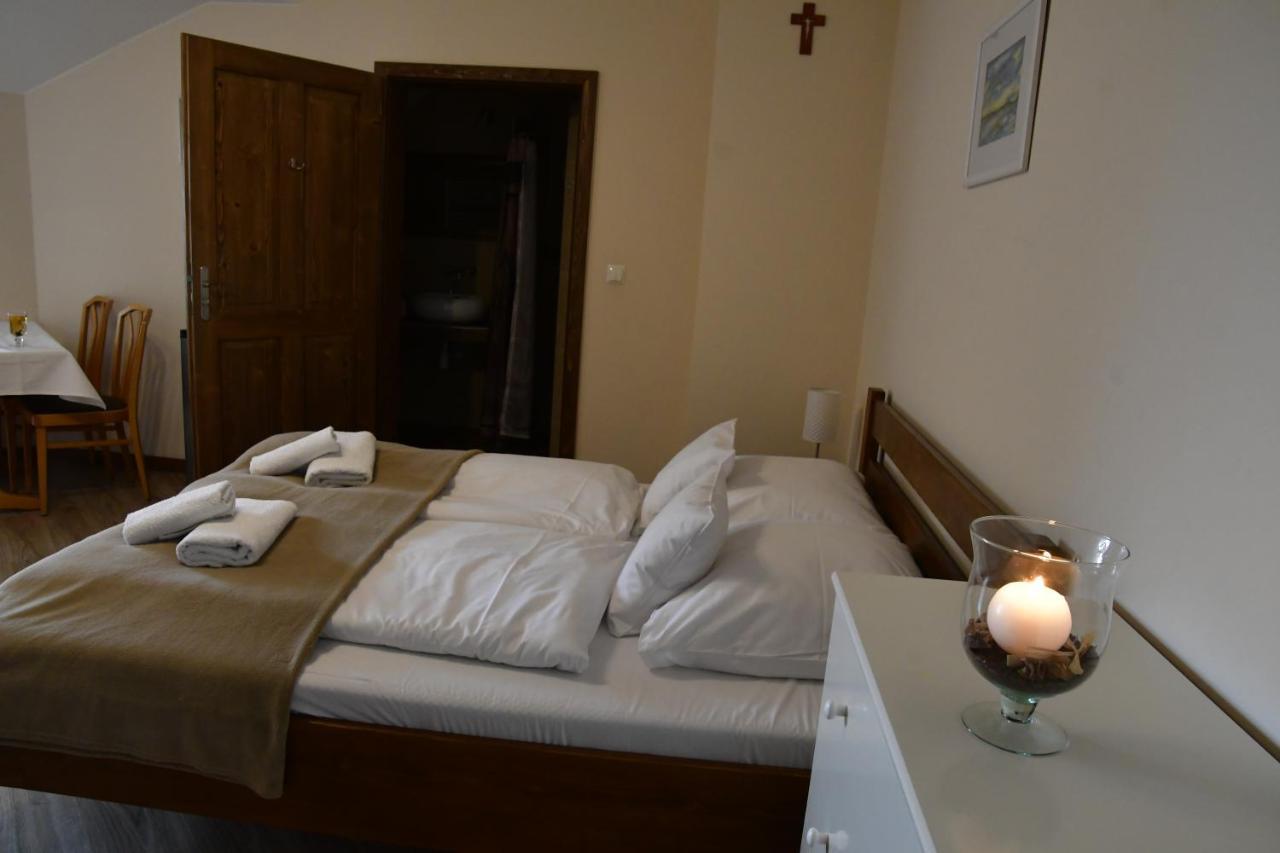 Gosciniec Pod Lubomirem Bed and Breakfast Weglowka  Buitenkant foto