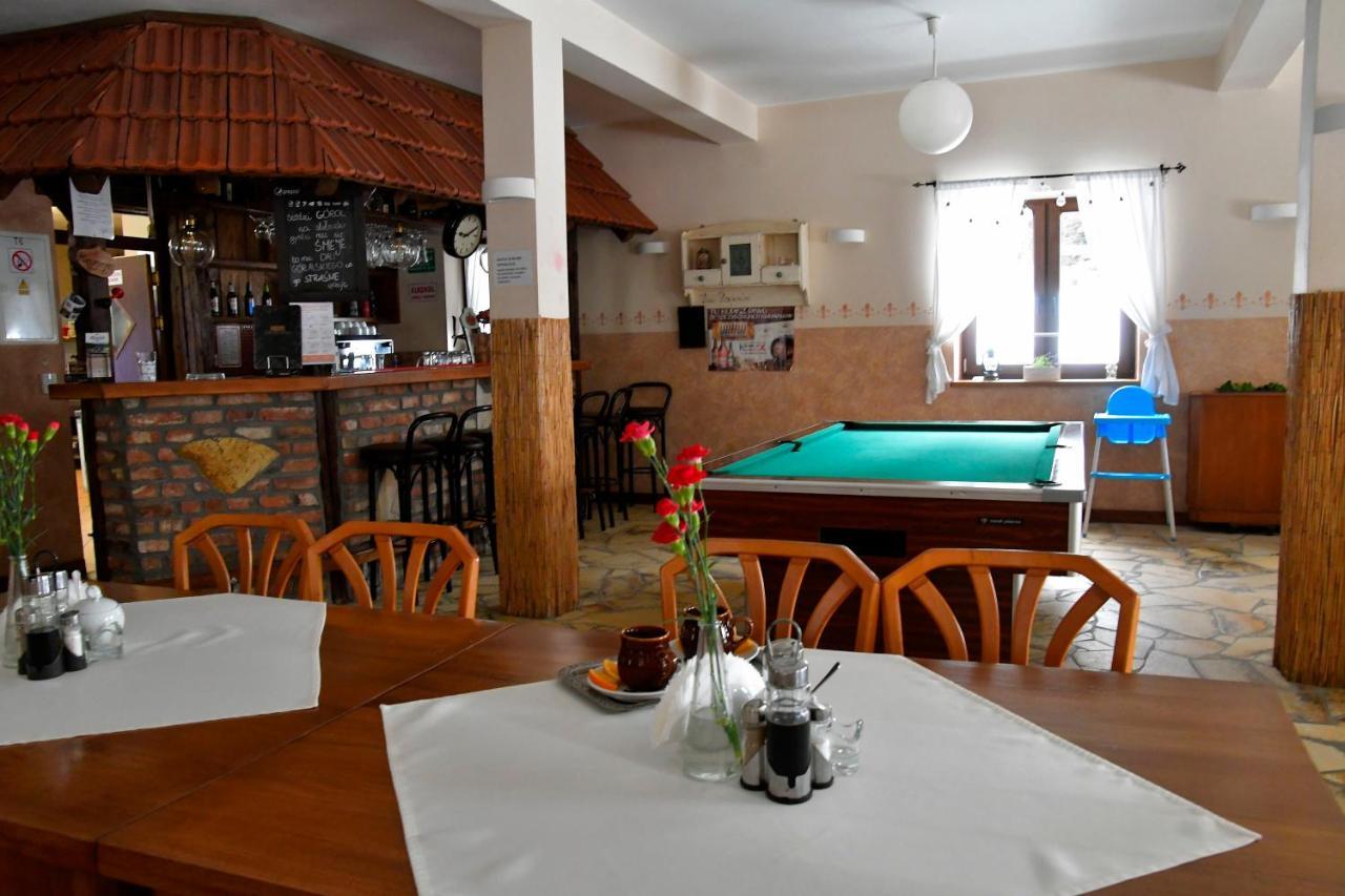 Gosciniec Pod Lubomirem Bed and Breakfast Weglowka  Buitenkant foto