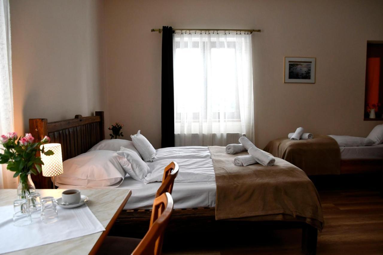Gosciniec Pod Lubomirem Bed and Breakfast Weglowka  Buitenkant foto