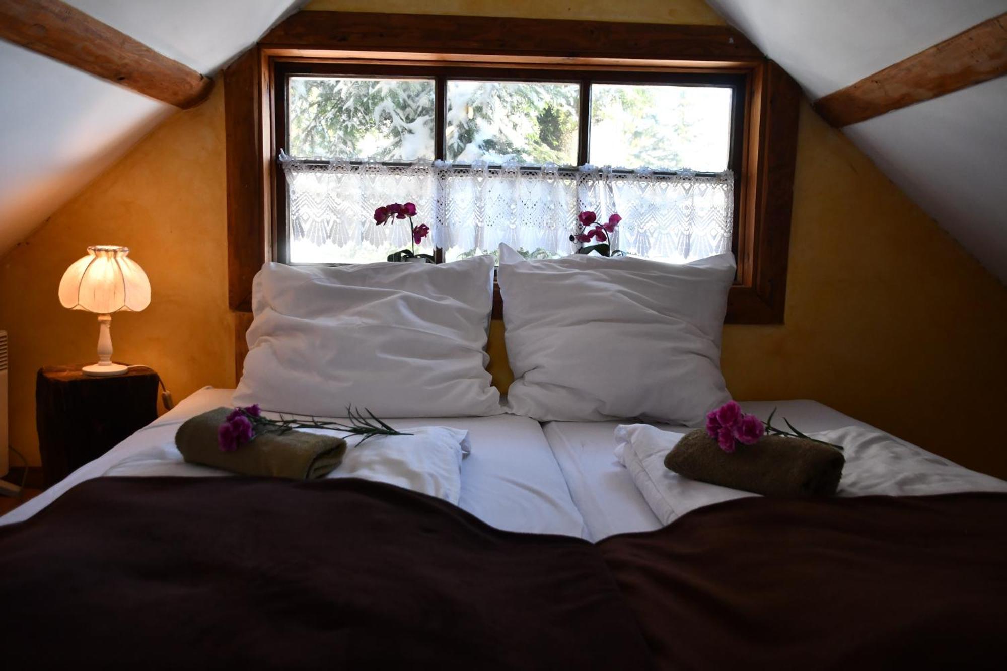 Gosciniec Pod Lubomirem Bed and Breakfast Weglowka  Buitenkant foto