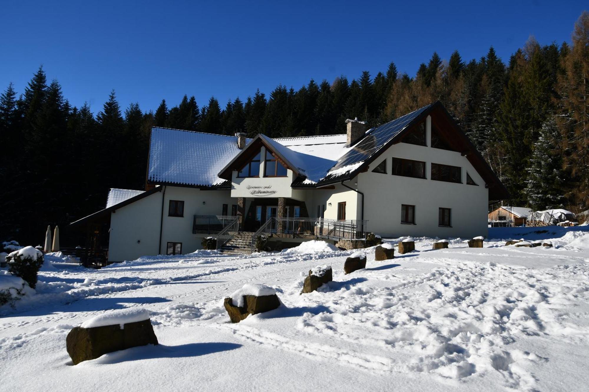 Gosciniec Pod Lubomirem Bed and Breakfast Weglowka  Buitenkant foto