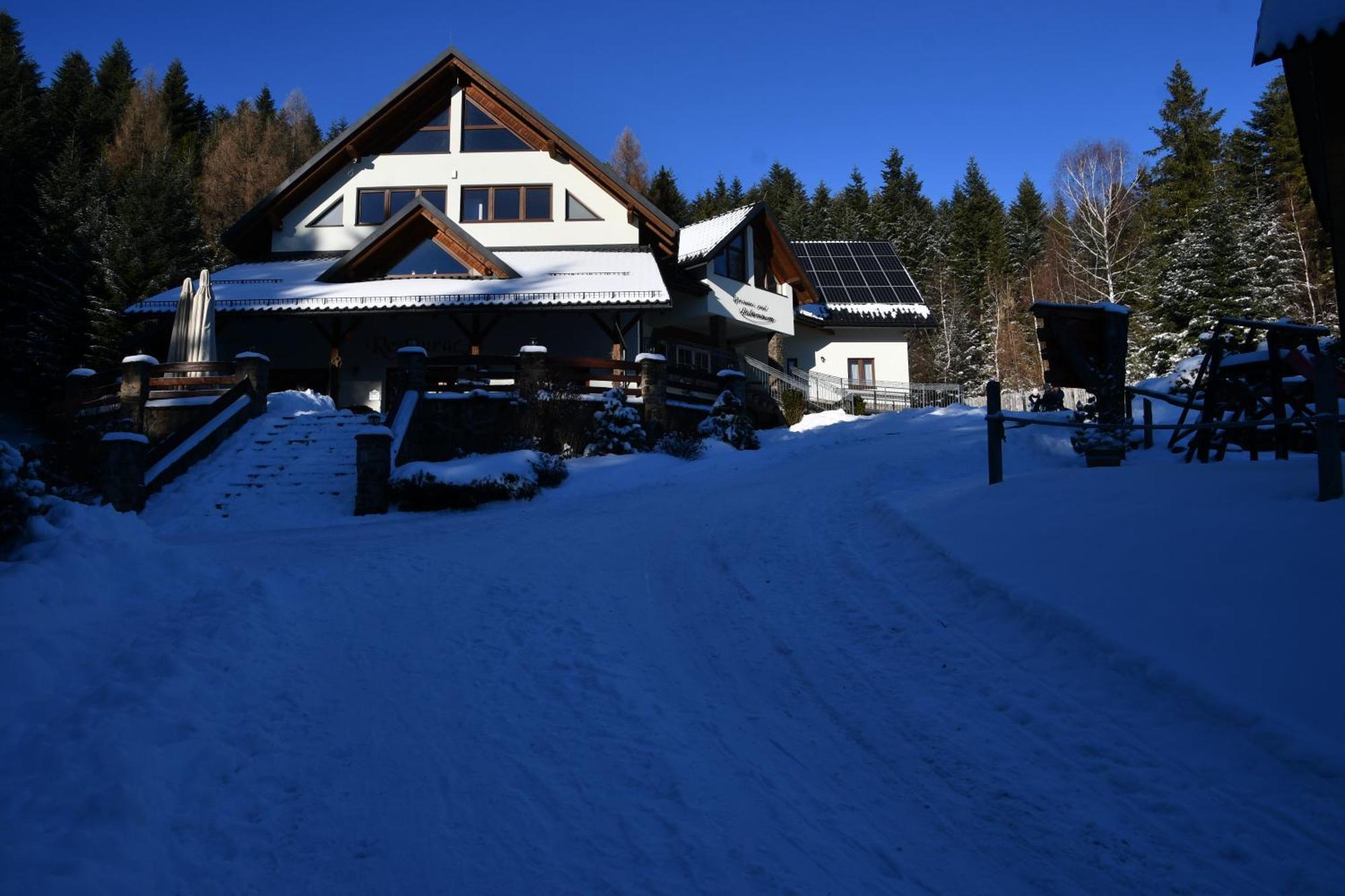 Gosciniec Pod Lubomirem Bed and Breakfast Weglowka  Buitenkant foto